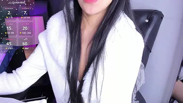 Freechat LennaBlair on StripChat