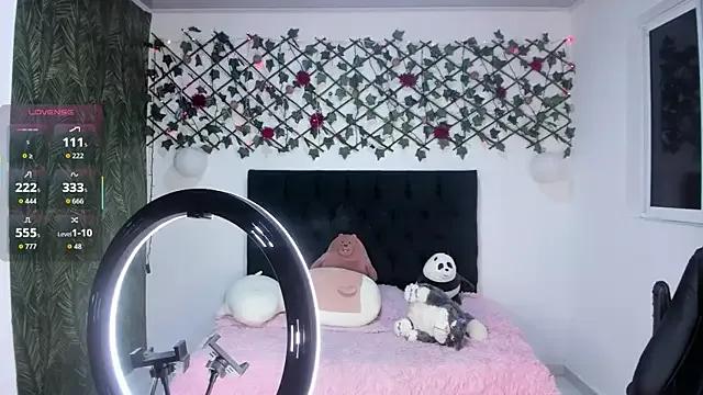 Leonor_jhonsom — Complete oil show and erotic dance