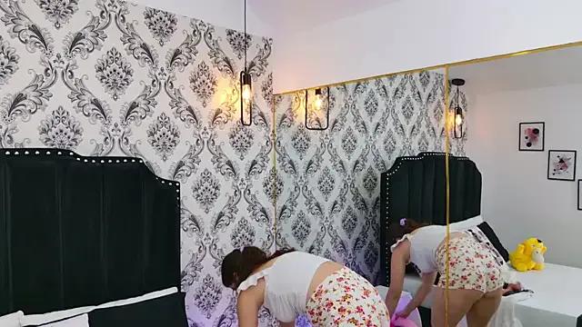 LexaDeRusso — Big glass plug in ass 