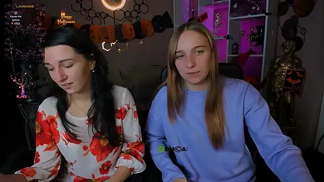 StripChat lia_sunset is Freechat lia_sunset — flash tits