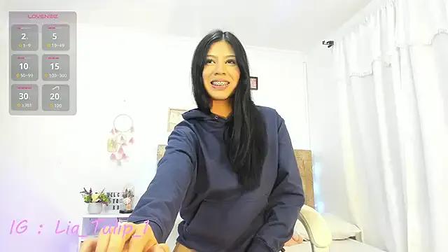 lia_tulip — Tits show in front of the cam + oil