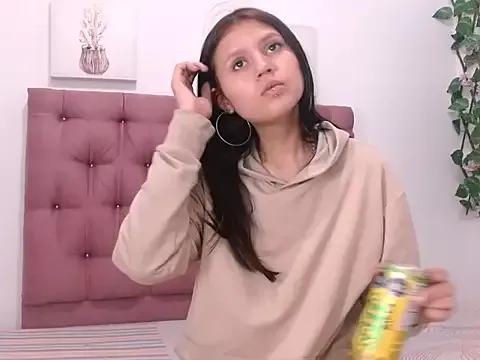 LiaaSmit — FINGER IN PUSSY + BARE TITS