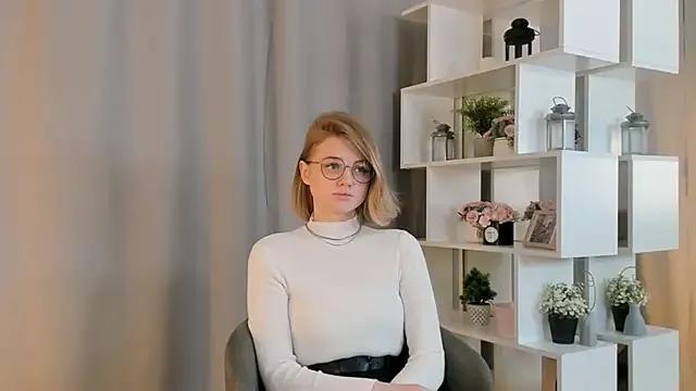 LillieLejune — i wanna kiss uuuu