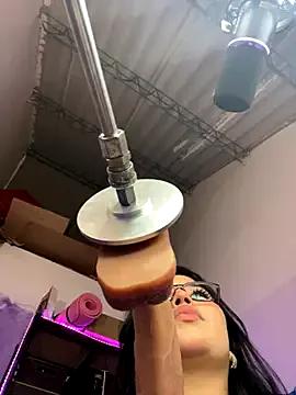 Lillykinky5 — Deep throat meses