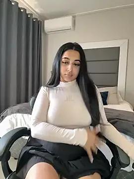 Private LilMisIndianx on StripChat