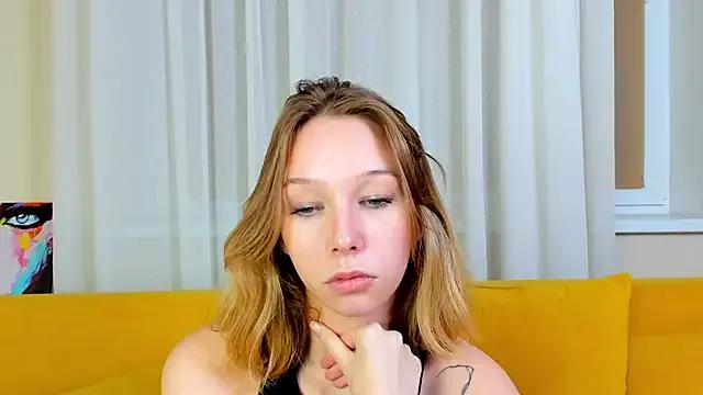LilyVoise — Get naked