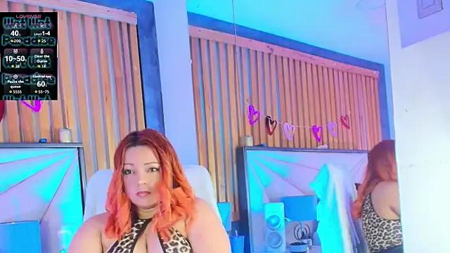 Freechat LilyyBigAss on StripChat