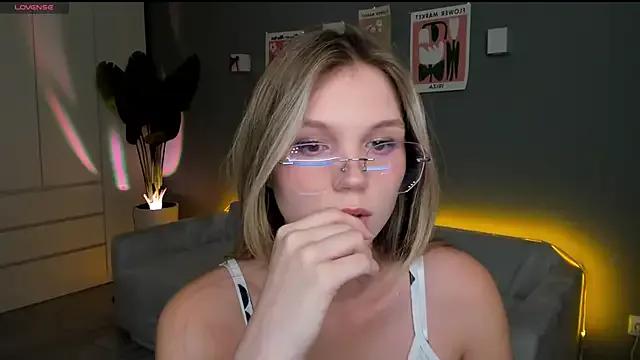 linakorvin — bite my lips and eye contact <3