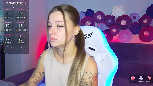 LindaBrilliant — strip slow and naked 
