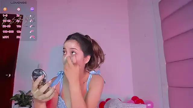 Private little-Emma on StripChat