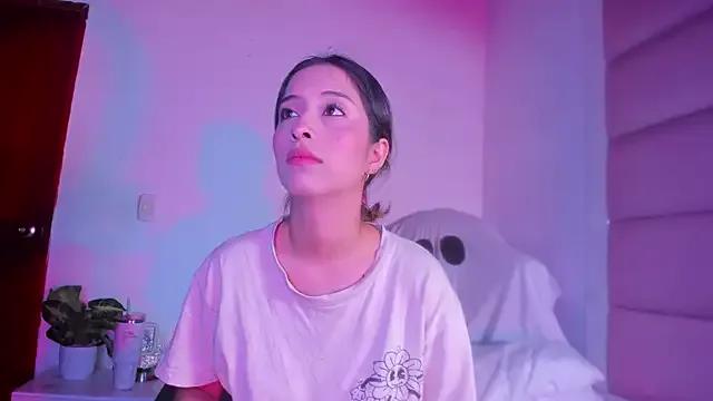 Private little-Emma on StripChat