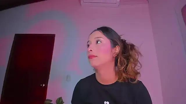 Private little-Emma on StripChat