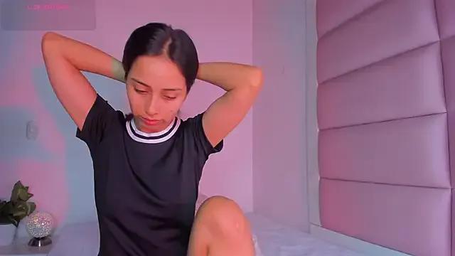 Private little-Emma on StripChat