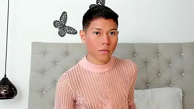 Little_liam — 4 finger in Ass