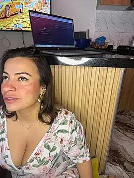 liz_and_thiago — show tits