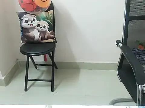 StripChat lo_e_shreya is Freechat lo_e_shreya — full body oil massage