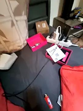 StripChat LoLa-69-X is Freechat LoLa-69-X — 4 doigt dans la chatte