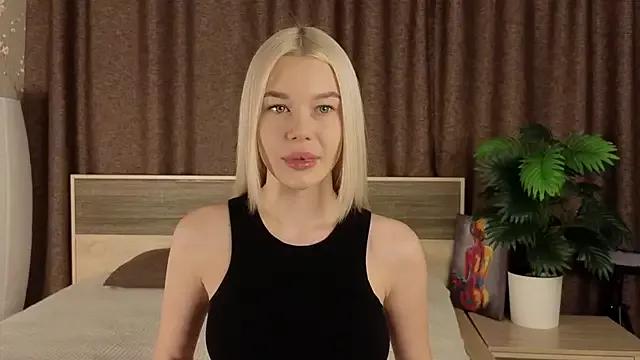 Lolly_Lika on StripChat 