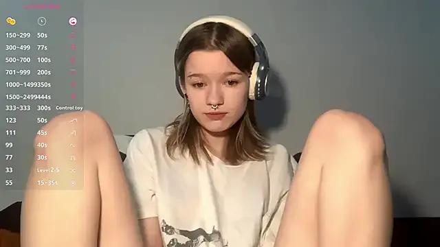 LorRebak — Lick my lips close to cam