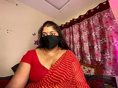 Freechat LouleyRanii on StripChat