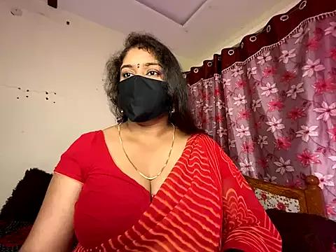 Freechat LouleyRanii on StripChat