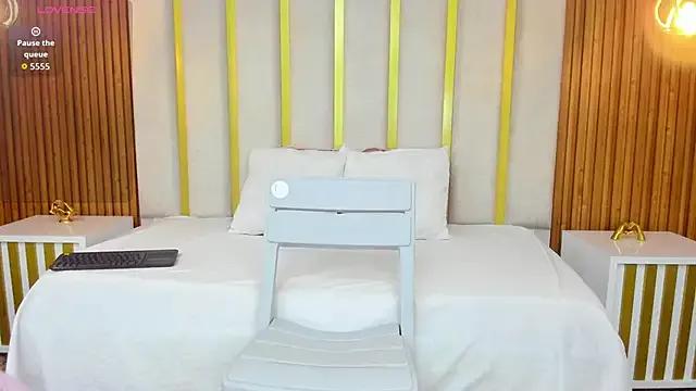 love_mommy — show pussy