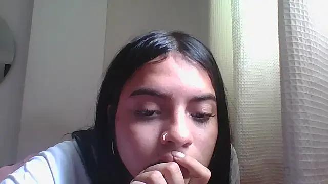 Lucy_2025 — Show Pussy