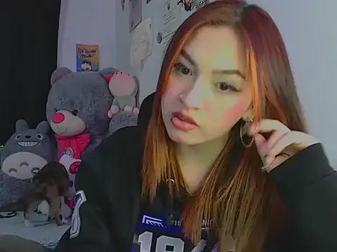 Freechat lucycherry__ on StripChat