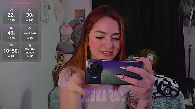 Freechat lucycherry__ on StripChat