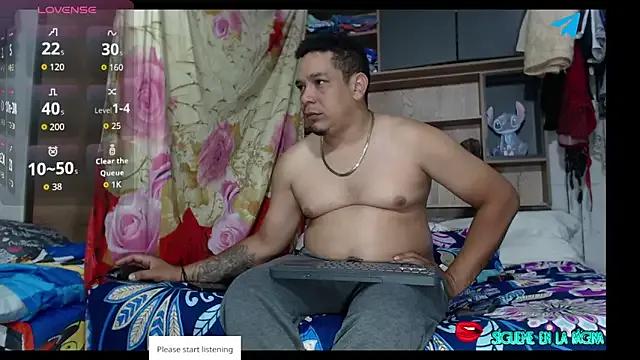 luisafe2025 — Completely naked in the room 