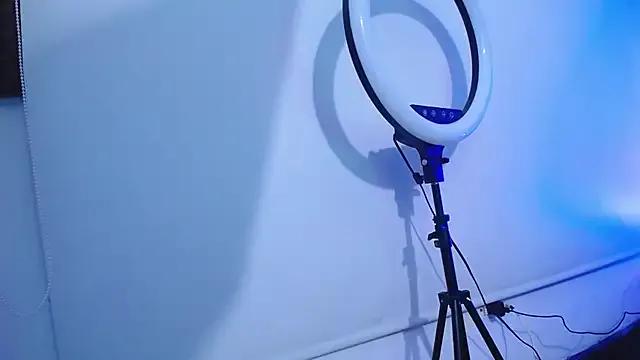 Freechat luly_pink on StripChat