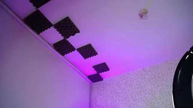 Freechat luly_pink on StripChat