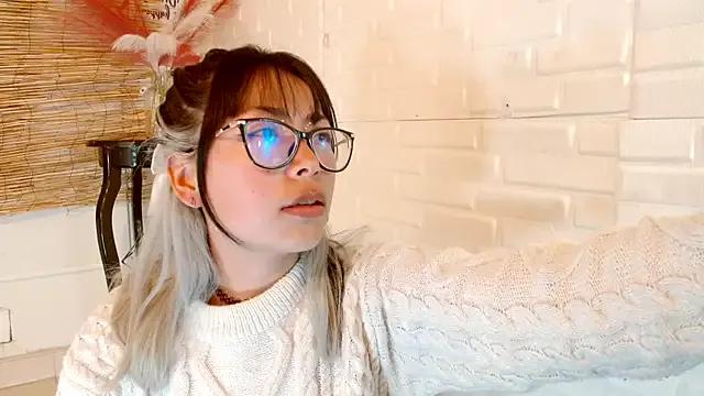 Luna_7_777 —  Haga mis tetas brillan con aceite 