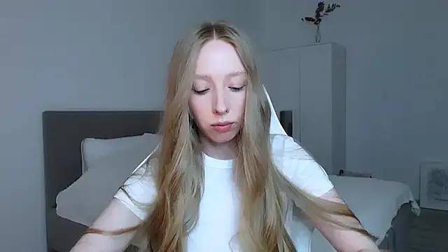 Freechat Luna_insniity on StripChat