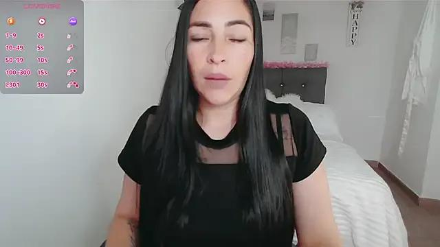 luna_lgomez_ — Show ass with oil