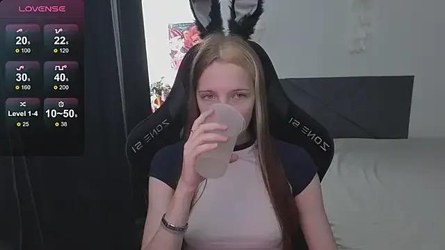 Luna_Navy — Freechat on StripChat