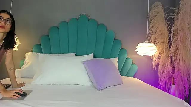 LunaBloomn — Ride dildo