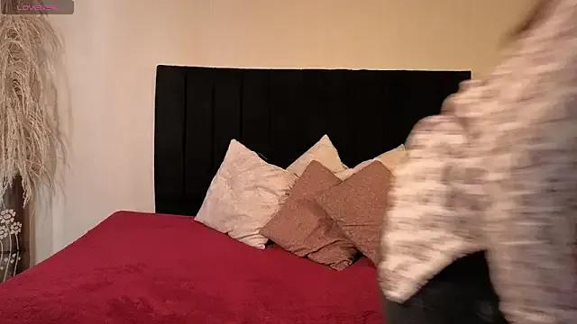 LunnaVelvett — fuck my pussy with dildo