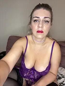 Lusi_Luxary — Open pyssy wide and finger in