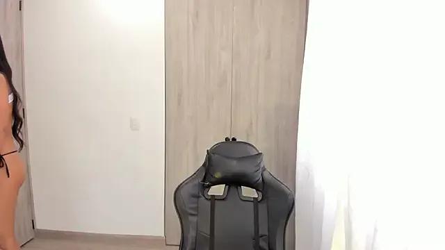 lyanna_cb — show dildo