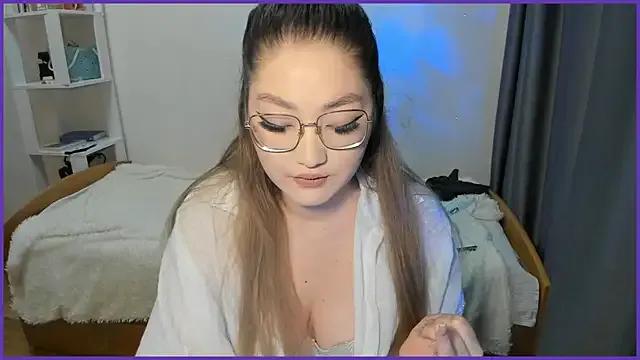 Freechat lyra_x on StripChat