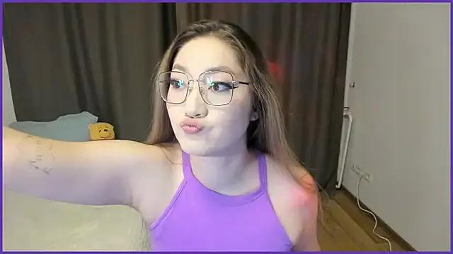 Freechat lyra_x on StripChat