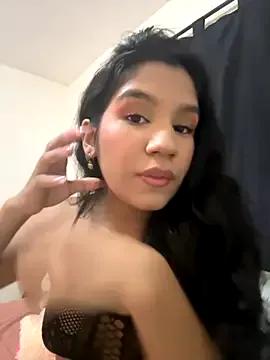 Lyria_Diamond — close-up of my pussy