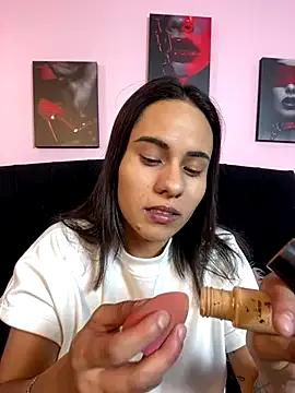 Maddy-Johnson- — Show Pussy + Masturbation 