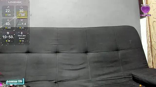 Madeline_Wonder — Flash tits:
