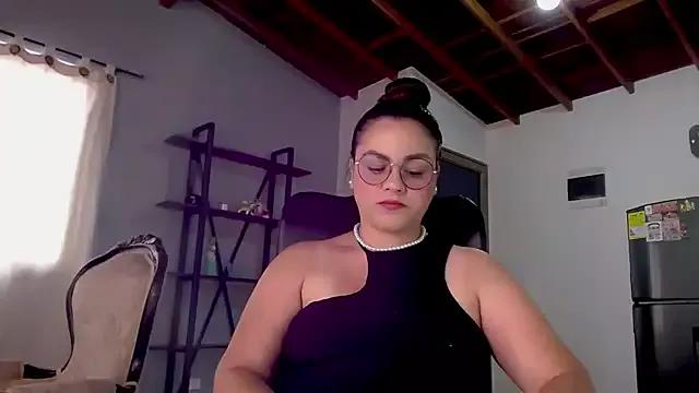 Freechat maela1 on StripChat