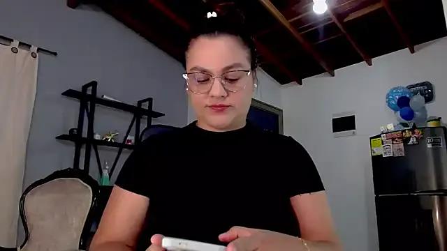 Freechat maela1 on StripChat