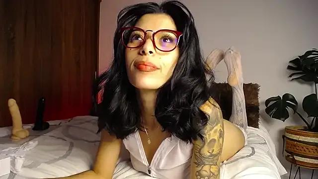 Freechat maggie_kay on StripChat