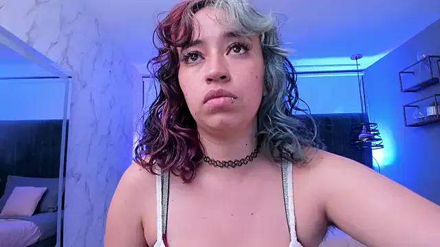 MAGIC_SOFI — Show pussy closeup