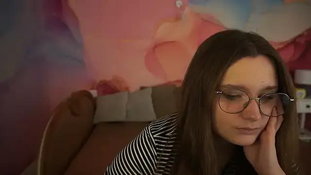 Freechat MagicPeachh_ on StripChat